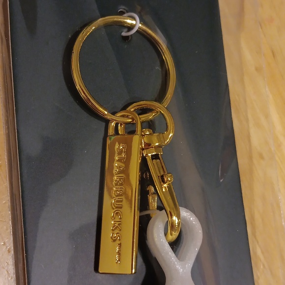 Starbucks Reusable Hot Cup Lid Stopper Keychain NWT - Picture 2 of 3